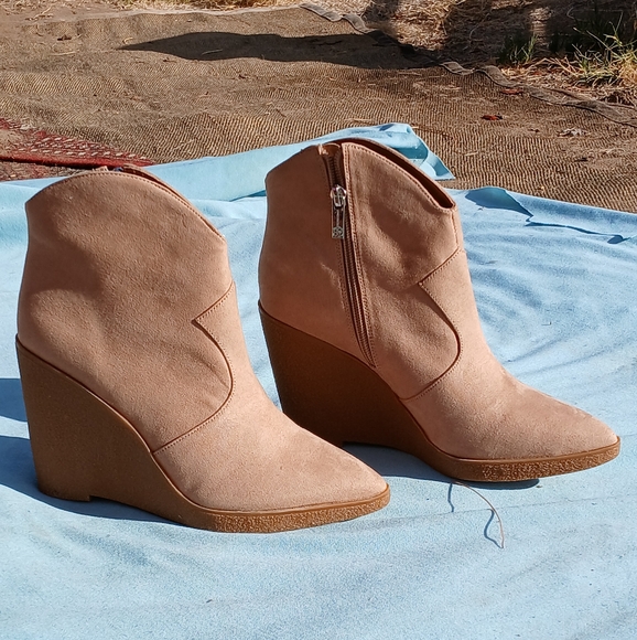 Jessica Simpson Women's Crais Ankle Boot - Picture 6 of 7